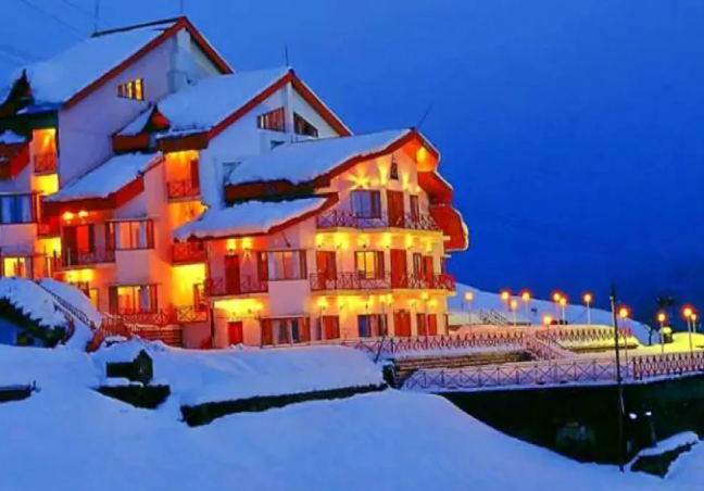 Auli Skiing Tour Package