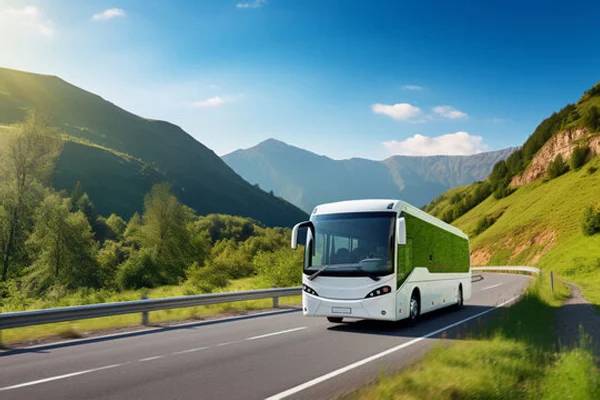 Deluxe Coach (35–45 Seater)